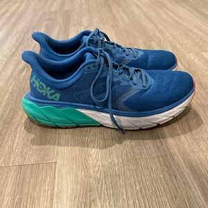 Hoka Women’s Arahi 5